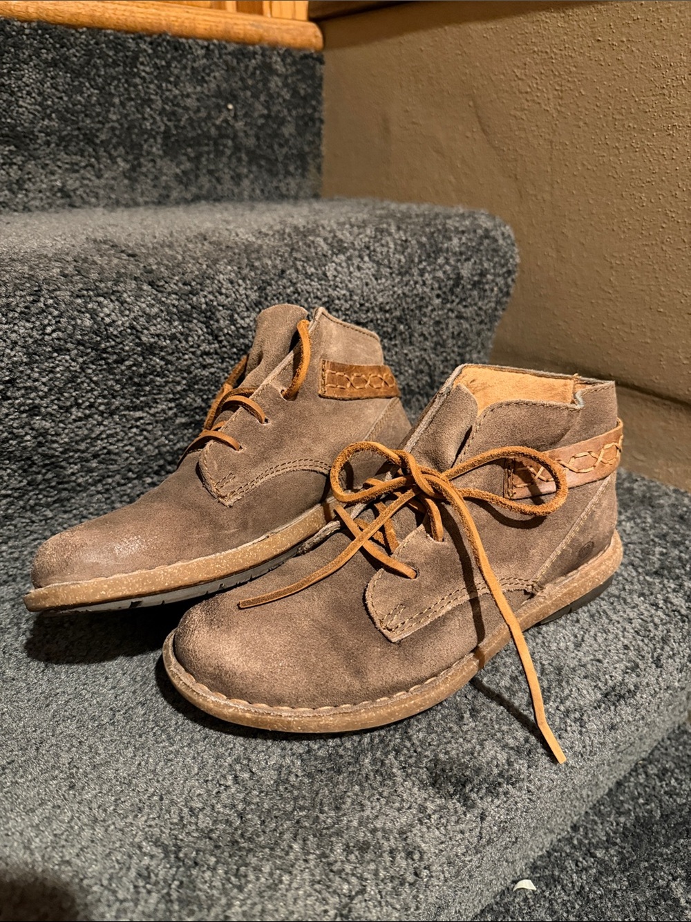 BORN Cele Boots Women Size 8 Brown Suede Hobo Aztec Chukka